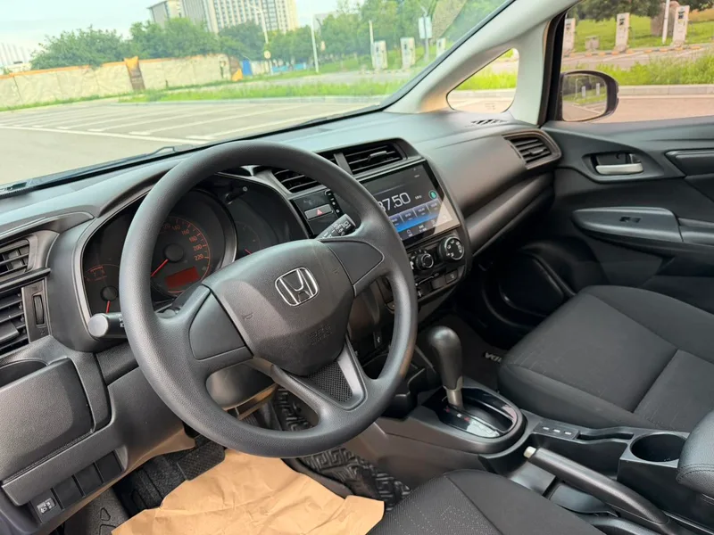Honda Fit 2018 1.5L CVT Versión cómoda exterior foto 6