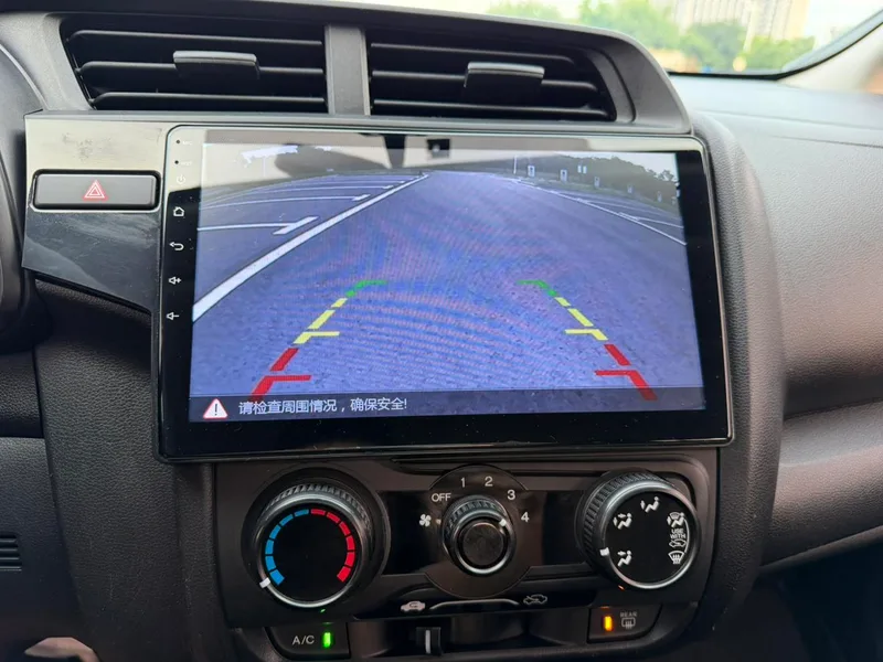 Honda Fit 2018 1.5L CVT Versión cómoda interior foto 11