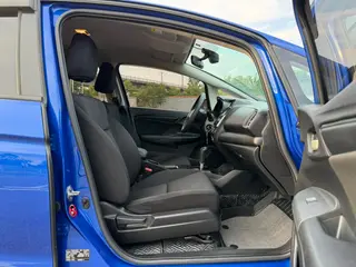 Honda Fit 2018 1.5L CVT Versión cómoda interior foto 12