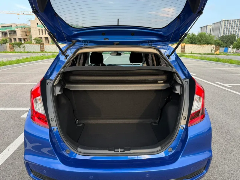 Honda Fit 2018 1.5L CVT Versión cómoda interior foto 18