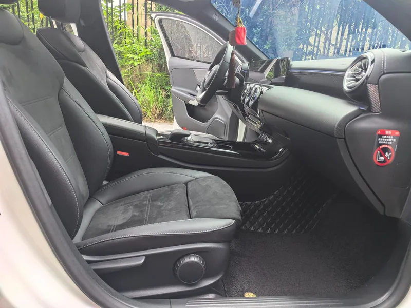 Mercedes-Benz A-Class 2022 Restyling A 200 L Sports Sedan Dynamic Edition interior photo 9 Mercedes-Benz A-Class 2022 Restyling A 200 L Sports Sedan Dynamic Edition interior photo 9