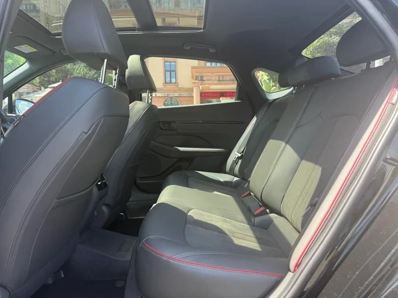Hyundai Sonata 2024 2.0T N Line Max interior foto 13 Hyundai Sonata 2024 2.0T N Line Max interior foto 13