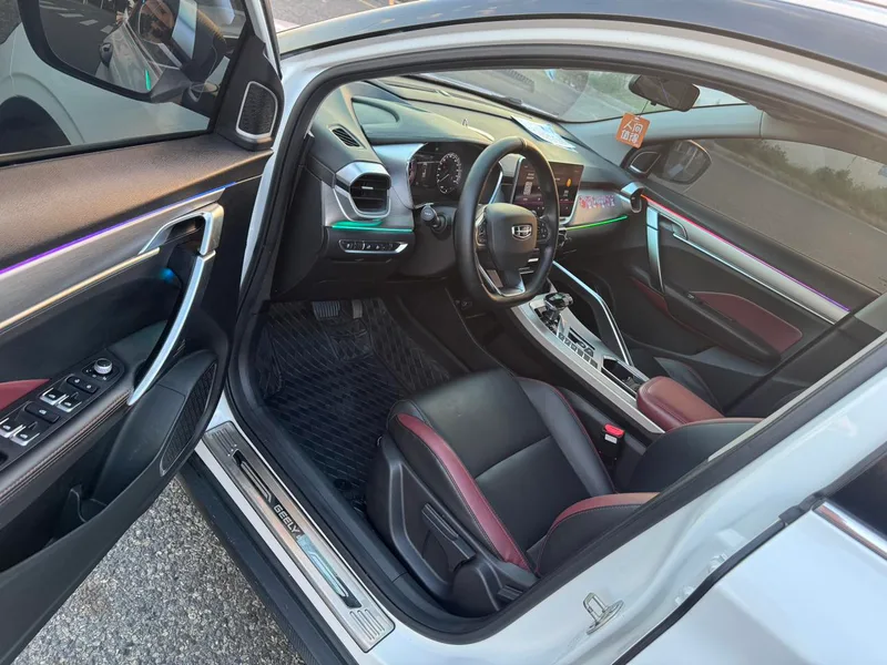 Geely Coolray 2021 240T DCT Diamond Edition interior photo 7 Geely Coolray 2021 240T DCT Diamond Edition interior photo 7