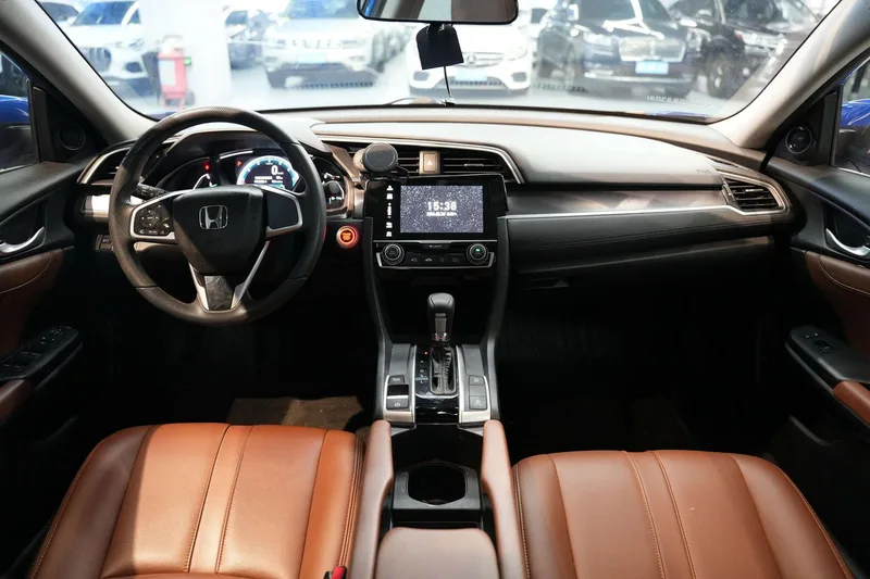 Honda Civic 2016 220TURBO CVT Luxury Edition interior photo 14 Honda Civic 2016 220TURBO CVT Luxury Edition interior photo 14