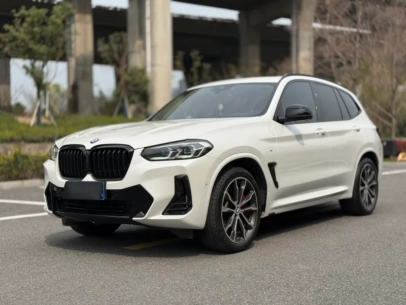 BMW X3 2023 xDrive30i Лидирующий M Ночной костюм экстерьер фото 1 BMW X3 2023 xDrive30i Лидирующий M Ночной костюм экстерьер фото 1