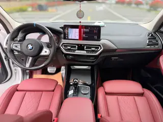 BMW X3 2023 xDrive30i Лидирующий M Ночной костюм интерьер фото 8 BMW X3 2023 xDrive30i Лидирующий M Ночной костюм интерьер фото 8