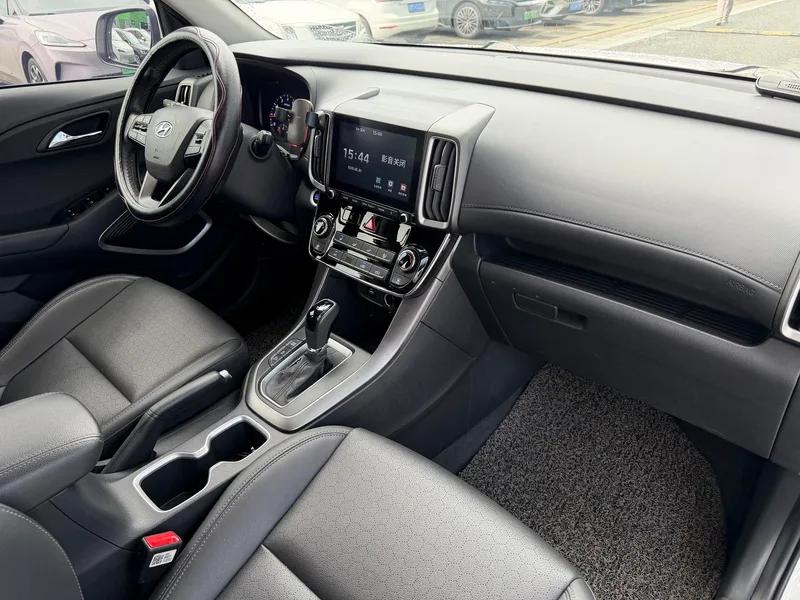 Hyundai ix35 2019 2.0L Automatique à deux roues motrices Version de plaisir Pays V extérieur photo 4