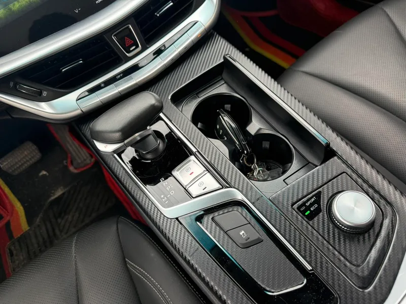 Geely Borui 2021 1.8T Versión piloto interior foto 9 Geely Borui 2021 1.8T Versión piloto interior foto 9