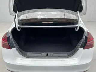 Geely Emgrand 2020 1.5L CVT Version supérieure intérieur photo 6 Geely Emgrand 2020 1.5L CVT Version supérieure intérieur photo 6