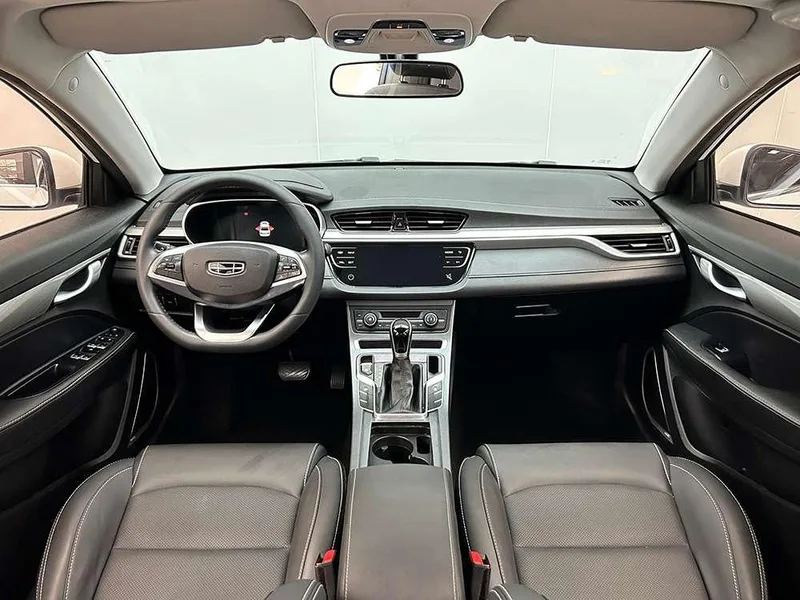 Geely Emgrand 2020 1.5L CVT Version supérieure intérieur photo 9 Geely Emgrand 2020 1.5L CVT Version supérieure intérieur photo 9