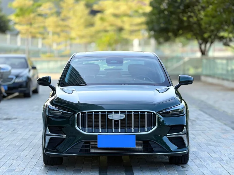 Geely Emgrand 2026 5-е поколение 1.5T DCT Флагманский экстерьер фото 3 Geely Emgrand 2026 5-е поколение 1.5T DCT Флагманский экстерьер фото 3