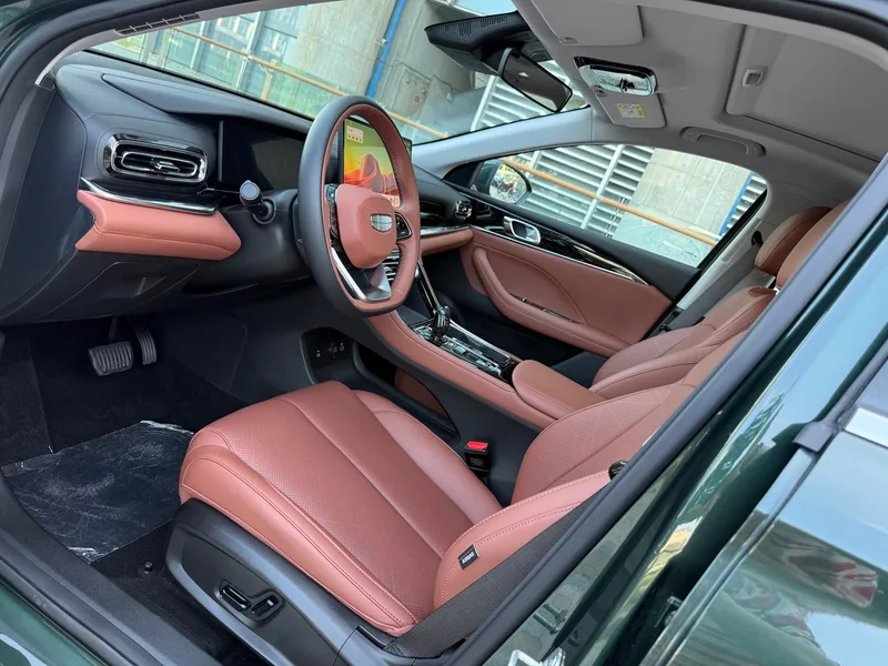 Geely Emgrand 2026 5-е поколение 1.5T DCT Флагманский интерьер фото 7 Geely Emgrand 2026 5-е поколение 1.5T DCT Флагманский интерьер фото 7