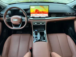 Geely Emgrand 2026 5-е поколение 1.5T DCT Флагманский интерьер фото 9 Geely Emgrand 2026 5-е поколение 1.5T DCT Флагманский интерьер фото 9