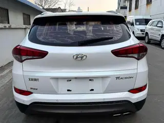 Hyundai Tucson 2015 1.6T Dual-clutch, two-wheel drive, intelligent model exterior photo 4
