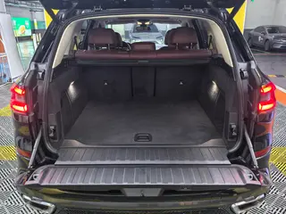 BMW X5 2022 Reforma xDrive 30Li M Conjunto deportivo interior foto 14