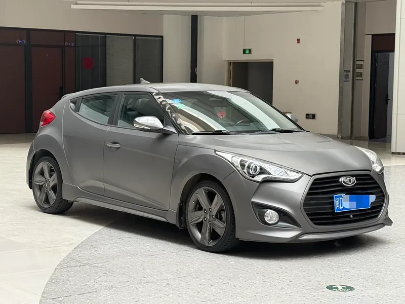 Hyundai Veloster 2015 1.6T Edición exclusiva automática exterior foto 3 Hyundai Veloster 2015 1.6T Edición exclusiva automática exterior foto 3