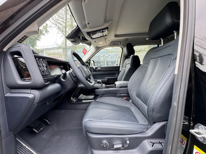 Fangchengbao Leopard 5 2025 125KM God Zhijia Ultra version interior photo 7