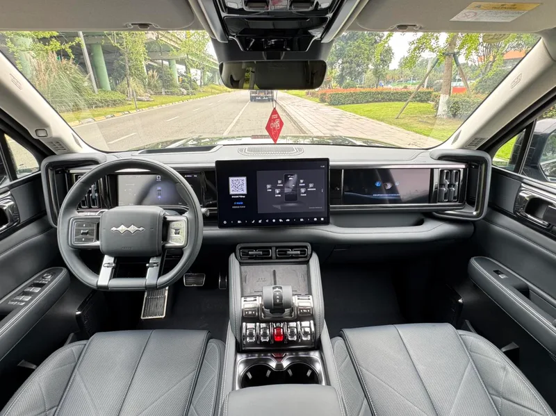 Fangchengbao Leopard 5 2025 125KM God Zhijia Ultra version interior photo 8