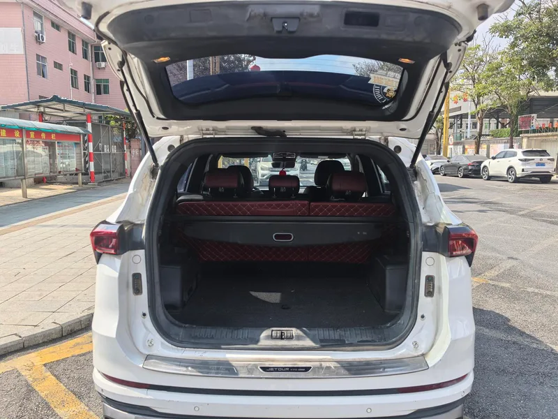 Jetour X70 PLUS 2021 Zhuge 1.6T DCT Wuhou 5 seat interior photo 18 Jetour X70 PLUS 2021 Zhuge 1.6T DCT Wuhou 5 seat interior photo 18