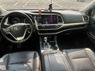 Toyota Highlander 2018 2.0T Version distinguée à quatre roues motrices 7 Siège État VI intérieur photo 6