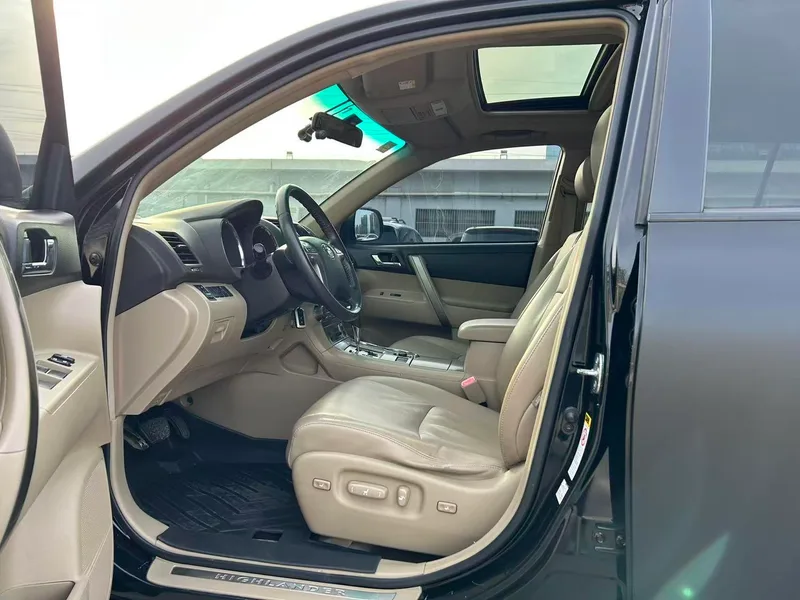 Toyota Highlander 2009 2.7L Two-wheel drive 7 Seat Deluxe Edition exterior photo 4 Toyota Highlander 2009 2.7L Two-wheel drive 7 Seat Deluxe Edition exterior photo 4