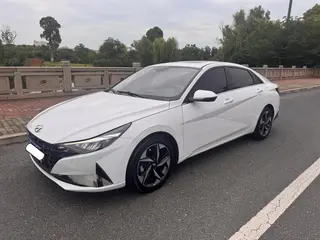 Hyundai Elantra 2021 1.5L CVT LUX Version de luxe