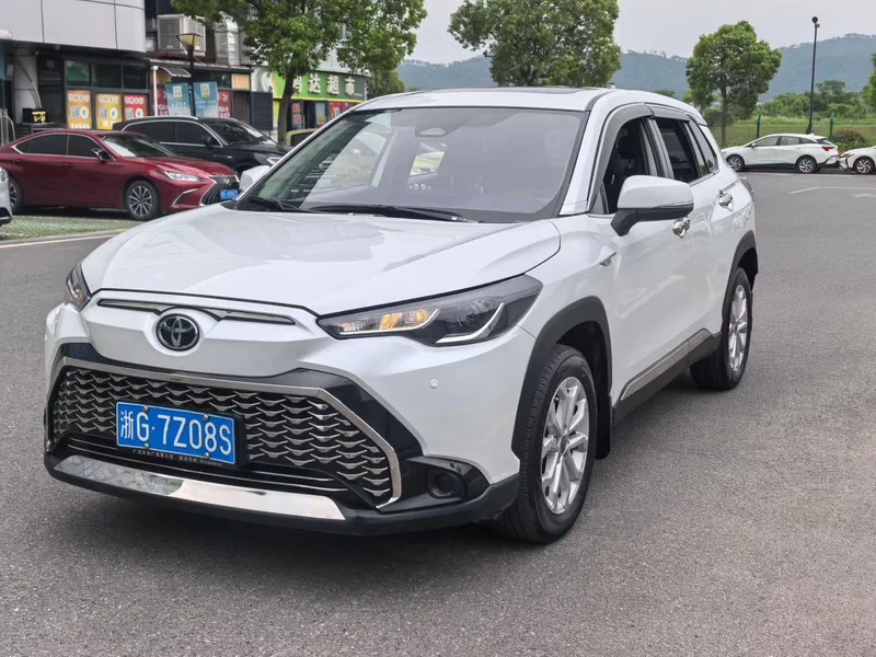 Toyota Frontlander 2023 2.0L CVT Version leader extérieur photo 1 Toyota Frontlander 2023 2.0L CVT Version leader extérieur photo 1