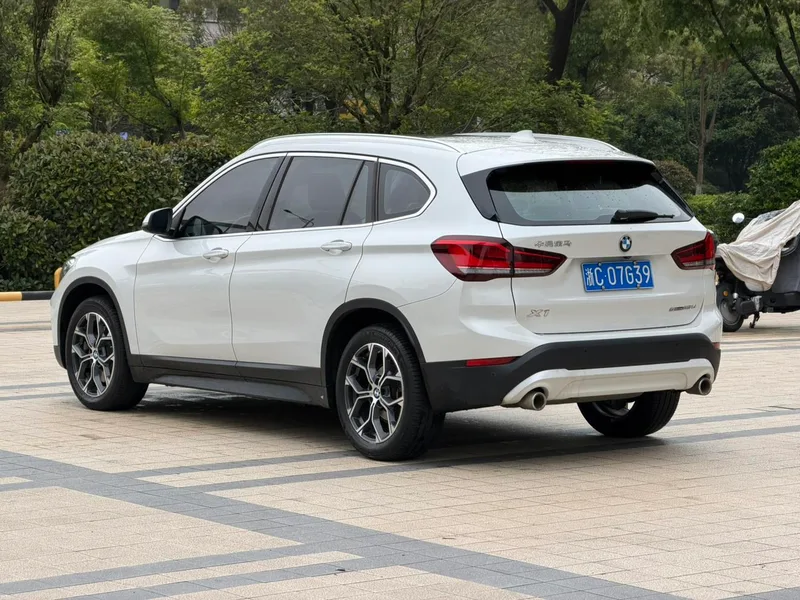 BMW X1 2021 sDrive25Li Leading Type interior photo 8