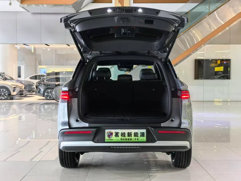 BYD Song Pro 2026 DM-i 133KM Превосходящий экстерьер фото 8 BYD Song Pro 2026 DM-i 133KM Превосходящий экстерьер фото 8