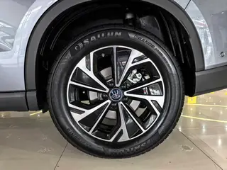 BYD Song Pro 2026 DM-i 133KM Превосходящий интерьер фото 15 BYD Song Pro 2026 DM-i 133KM Превосходящий интерьер фото 15