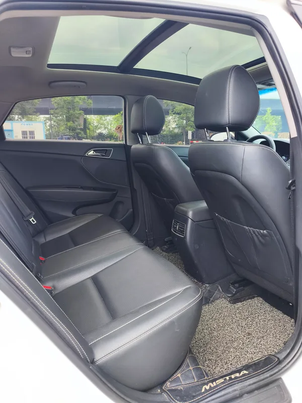 Hyundai Mistra 2017 1.6T Intelligent automatique GLS Pays V intérieur photo 12 Hyundai Mistra 2017 1.6T Intelligent automatique GLS Pays V intérieur photo 12