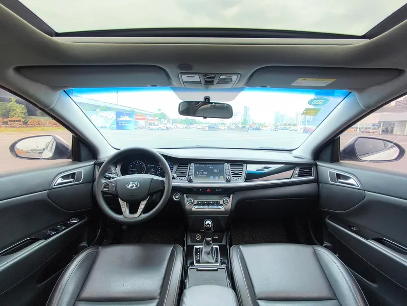 Hyundai Mistra 2017 1.6T Intelligent automatique GLS Pays V intérieur photo 13 Hyundai Mistra 2017 1.6T Intelligent automatique GLS Pays V intérieur photo 13