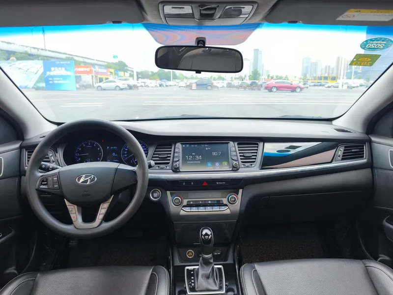 Hyundai Mistra 2017 1.6T Intelligent automatique GLS Pays V intérieur photo 14 Hyundai Mistra 2017 1.6T Intelligent automatique GLS Pays V intérieur photo 14
