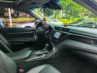 Toyota Camry 2018 2.0G Роскошная версия интерьер фото 12 Toyota Camry 2018 2.0G Роскошная версия интерьер фото 12