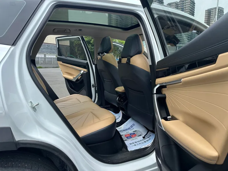 Geely Boyue L 2023 1.5TD DCT Премиальная комплектация экстерьер фото 9 Geely Boyue L 2023 1.5TD DCT Премиальная комплектация экстерьер фото 9