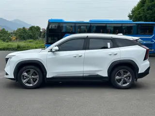 Geely Boyue L 2023 1.5TD DCT Премиальная комплектация интерьер фото 12 Geely Boyue L 2023 1.5TD DCT Премиальная комплектация интерьер фото 12