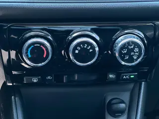 Toyota Vios 2021 1.5L CVT Version de création intérieur photo 15