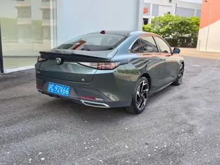 Changan Lamore 2023 1.5T GDI Buque insignia automático exterior foto 5 Changan Lamore 2023 1.5T GDI Buque insignia automático exterior foto 5