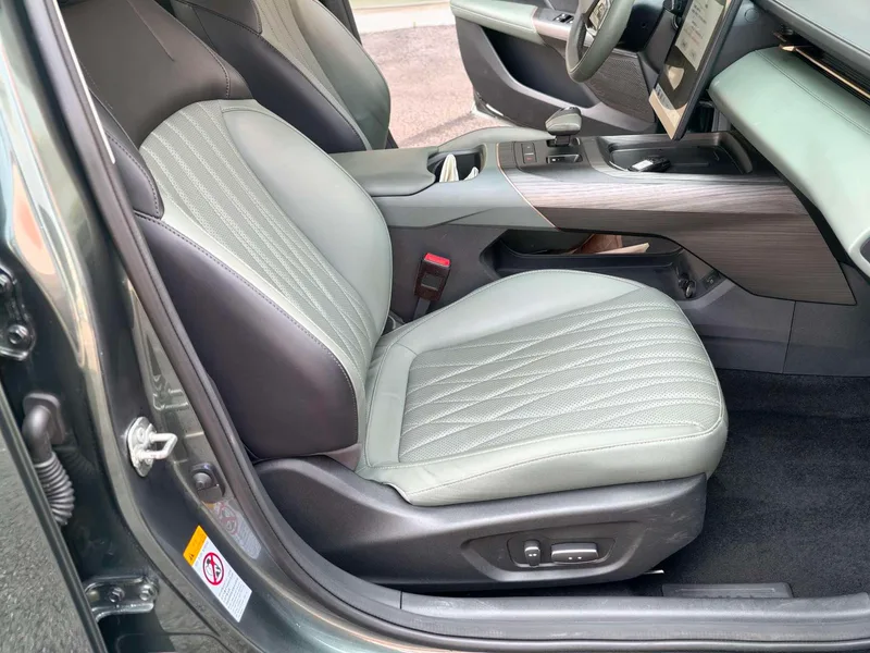Changan Lamore 2023 1.5T GDI Buque insignia automático exterior foto 8 Changan Lamore 2023 1.5T GDI Buque insignia automático exterior foto 8