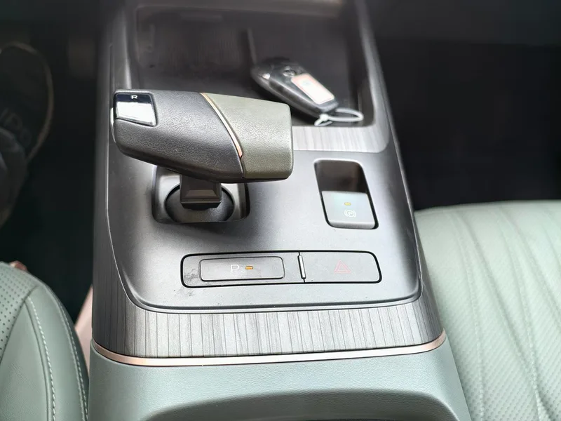 Changan Lamore 2023 1.5T GDI Buque insignia automático interior foto 17 Changan Lamore 2023 1.5T GDI Buque insignia automático interior foto 17