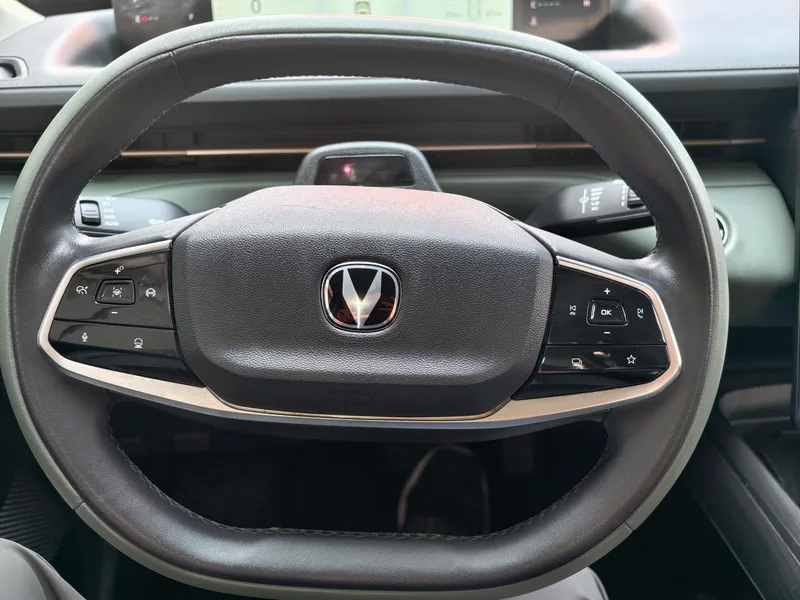 Changan Lamore 2023 1.5T GDI Buque insignia automático interior foto 18 Changan Lamore 2023 1.5T GDI Buque insignia automático interior foto 18