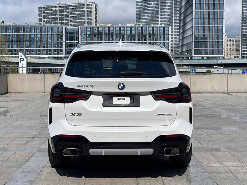 BMW X3 2022 xDrive25i M Ensemble de sport intérieur photo 17 BMW X3 2022 xDrive25i M Ensemble de sport intérieur photo 17