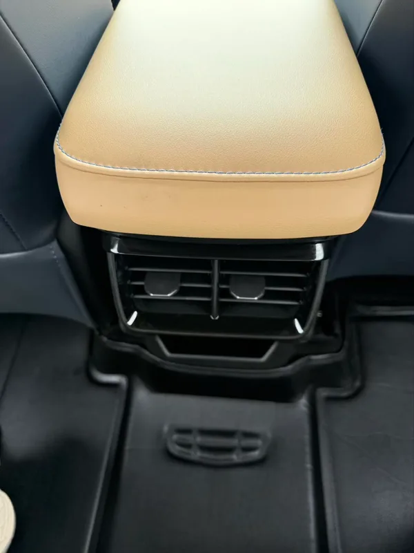 Geely Boyue L 2023 1.5TD DCT Acabado premium interior foto 11 Geely Boyue L 2023 1.5TD DCT Acabado premium interior foto 11
