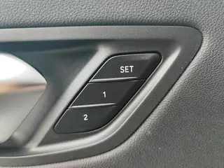 BMW 2 Series 2023 225i Four-door coupe M Sports suit interior photo 20 BMW 2 Series 2023 225i Four-door coupe M Sports suit interior photo 20