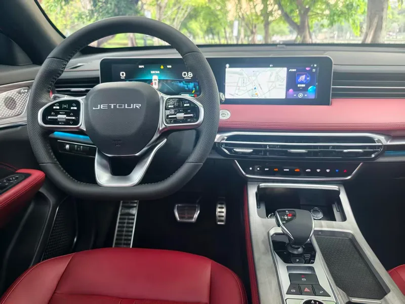 Jetour X70 PRO 2023 1.6TD DCT Enjoy with pleasure PRO 7 seat interior photo 17 Jetour X70 PRO 2023 1.6TD DCT Enjoy with pleasure PRO 7 seat interior photo 17