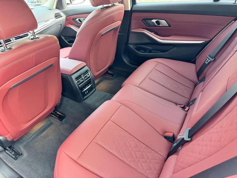 BMW 3 Series 2023 325Li M Sports suit interior photo 8 BMW 3 Series 2023 325Li M Sports suit interior photo 8