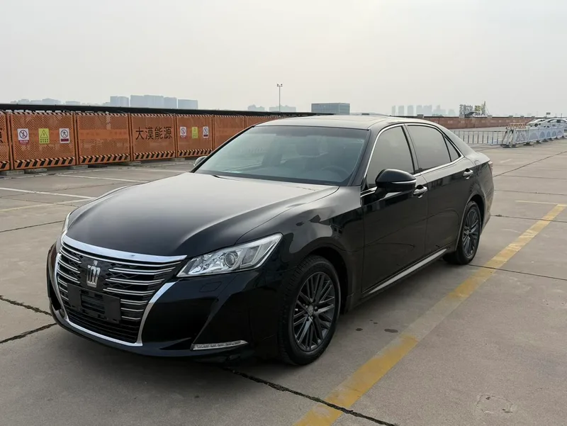 Toyota Crown 2017 2.0T Sports version exterior photo 1 Toyota Crown 2017 2.0T Sports version exterior photo 1