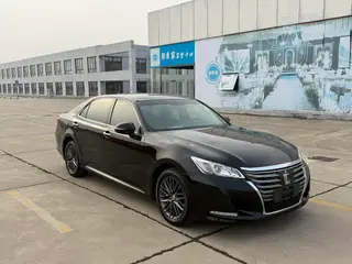 Toyota Crown 2017 2.0T Sports version exterior photo 3 Toyota Crown 2017 2.0T Sports version exterior photo 3