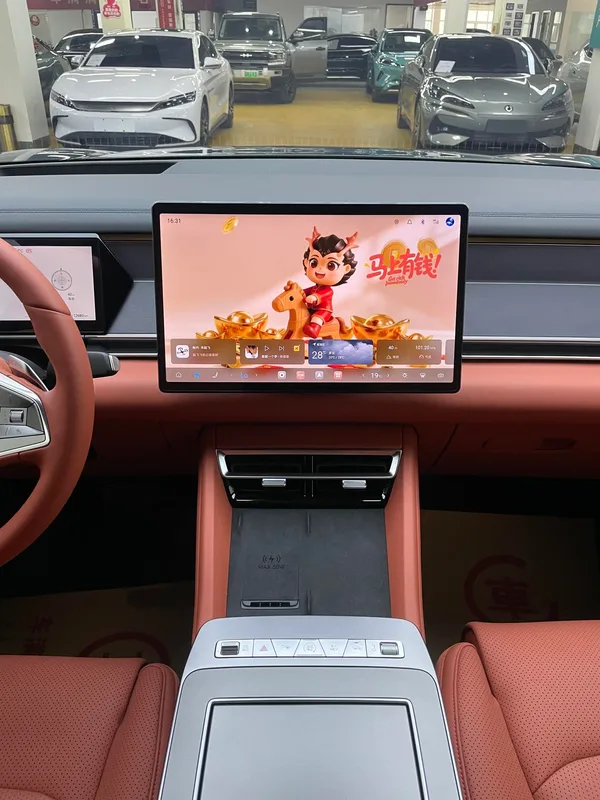 BYD Tang L 2025 DM-p 175KM Four-wheel drive drone player version interior photo 7 BYD Tang L 2025 DM-p 175KM Four-wheel drive drone player version interior photo 7