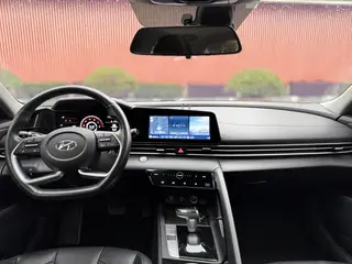 Hyundai Elantra 2021 1.5L CVT LUX Version de luxe intérieur photo 13